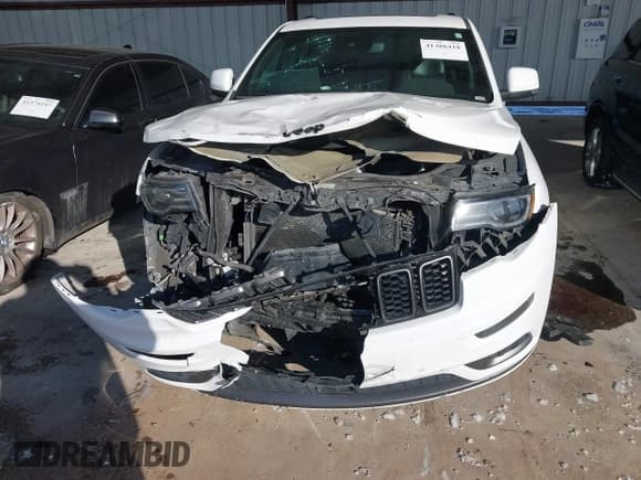 ✅ 2020 Jeep Grand Cherokee Overland • VIN: 1C4RJFCG4LC158425 • Lot: 41386418. Listed on IAAI with 86,012 mi. Free auction sales archive from the USA and detailed vehicle history report at DreamBid. Image 12.