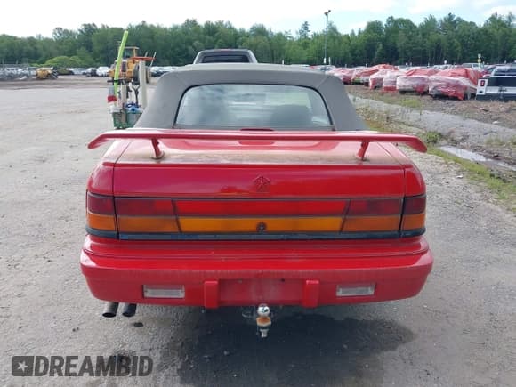 ✅ 1993 Chrysler LeBaron • VIN: 1C3XU4533PF668528 • Lot: 42526791. Listed on IAAI with 187,266 mi. Free auction sales archive from the USA and detailed vehicle history report at DreamBid. Image 15.