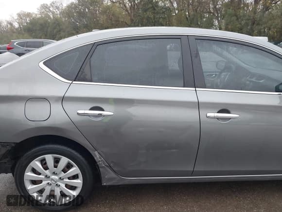 ✅ 2015 Nissan Sentra S • VIN: 3N1AB7AP5FY279739 • Lot: 43541409. Listed on IAAI with 256,187 mi. Free auction sales archive from the USA and detailed vehicle history report at DreamBid. Image 18.