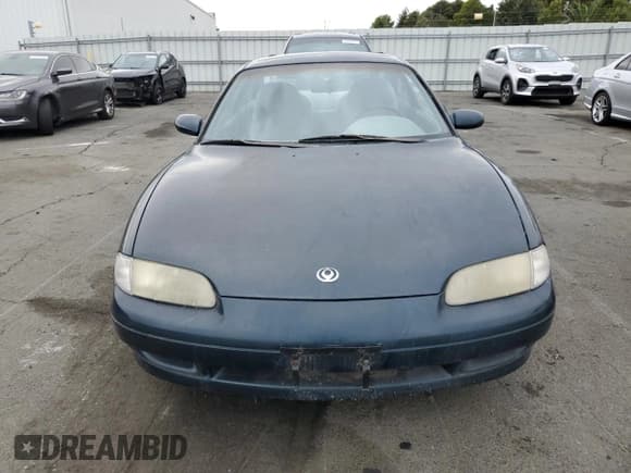 ✅ 1993 Mazda MX-6 • VIN: 1YVGE31A2P5228999 • Lot: 80751524. Wystawiony na Copart z przebiegiem 138 398 mil. Bezpłatny archiwum sprzedaży aukcyjnych z USA i szczegółowy raport historii pojazdu na DreamBid. Zdjęcie 5.