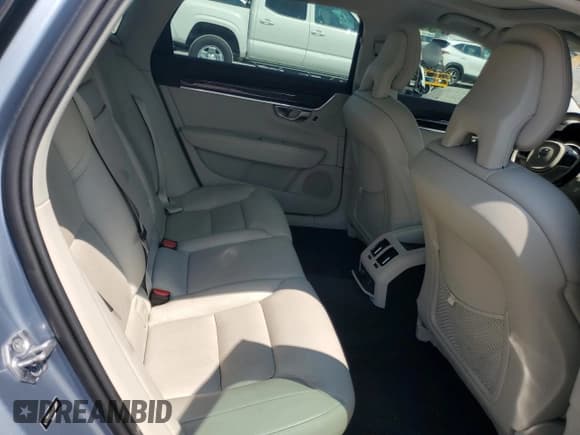 ✅ 2018 Volvo S90 Momentum • VIN: LVY992MK8JP018557 • Лот: 66074095. Опубликован ранее на Copart с пробегом 158 740 миль. Бесплатный доступ к архиву аукционных продаж из США и подробный отчёт об истории автомобиля на DreamBid. Изображение 10.