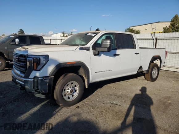 ✅ 2024 GMC Sierra 1500 • VIN: 1GT48PE79RF294842 • Лот: 75484724. Опубликован ранее на Copart с пробегом Не указан. Бесплатный доступ к архиву аукционных продаж из США и подробный отчёт об истории автомобиля на DreamBid. Изображение 1.