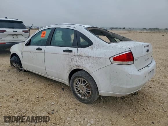 ✅ 2008 Ford Focus SE • VIN: 1FAHP35N58W208331 • Lot: 95305275. Wystawiony na Copart z przebiegiem 75 043 mil. Bezpłatny archiwum sprzedaży aukcyjnych z USA i szczegółowy raport historii pojazdu na DreamBid. Zdjęcie 2.