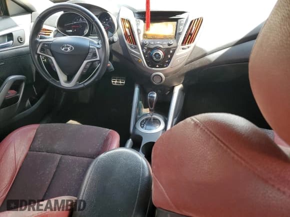 ✅ 2014 Hyundai Veloster • VIN: KMHTC6AD0EU215740 • Lot: 44886525. Wystawiony na Copart z przebiegiem 118 913 mil. Bezpłatny archiwum sprzedaży aukcyjnych z USA i szczegółowy raport historii pojazdu na DreamBid. Zdjęcie 8.