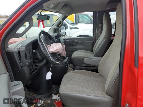 ✅ 2021 Chevrolet Express Cargo • VIN: 1GCWGAFP5M1225756 • Lot: 91323825. Listed on Copart with 81,124 mi. Free auction sales archive from the USA and detailed vehicle history report at DreamBid. Image 7.