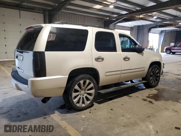 ✅ 2011 Chevrolet Tahoe LTZ • VIN: 1GNSKCE01BR360994 • Lot: 81183135. Listed on Copart with 173,167 mi. Free auction sales archive from the USA and detailed vehicle history report at DreamBid. Image 3.