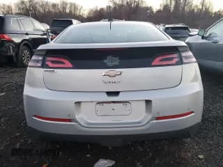 ✅ 2015 Chevrolet Volt • VIN: 1G1RB6E4XFU109673 • Lot: 83888634. Wystawiony na Copart z przebiegiem 108 136 mil. Bezpłatny archiwum sprzedaży aukcyjnych z USA i szczegółowy raport historii pojazdu na DreamBid. Zdjęcie 6.