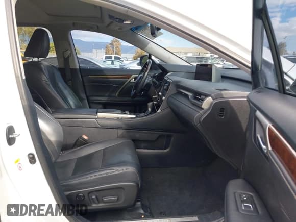 ✅ 2017 Lexus RX 350 • VIN: 2T2ZZMCA4HC077332 • Lot: 43668521. Wystawiony na IAAI z przebiegiem 117 024 mil. Bezpłatny archiwum sprzedaży aukcyjnych z USA i szczegółowy raport historii pojazdu na DreamBid. Zdjęcie 5.