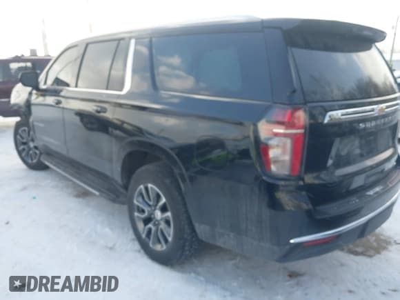 ✅ 2021 Chevrolet Suburban LT • VIN: 1GNSKCKD3MR266318 • Lot: 41333545. Wystawiony na IAAI z przebiegiem 125 032 mil. Bezpłatny archiwum sprzedaży aukcyjnych z USA i szczegółowy raport historii pojazdu na DreamBid. Zdjęcie 3.