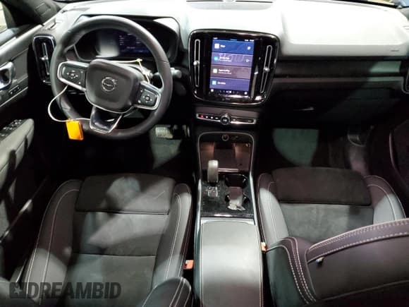 ✅ 2023 Volvo C40 Plus • VIN: YV4ED3GL8P2065413 • Лот: 41132434. Опубликован ранее на Copart с пробегом 32 209 миль. Бесплатный доступ к архиву аукционных продаж из США и подробный отчёт об истории автомобиля на DreamBid. Изображение 8.