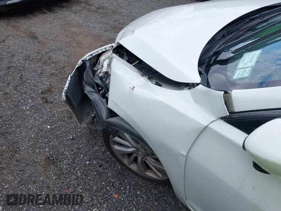 ✅ 2017 Acura ILX Premium • VIN: 19UDE2F74HA001520 • Lot: 42614248. Wystawiony na IAAI z przebiegiem 82 660 mil. Bezpłatny archiwum sprzedaży aukcyjnych z USA i szczegółowy raport historii pojazdu na DreamBid. Zdjęcie 19.