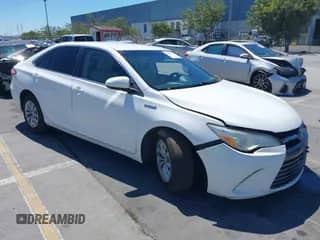 2016 Toyota Camry LE z VIN 4T1BD1FK6GU180711, wystawiony jako IAAI lot #43002485 z przebiegiem 189 412 mil mil oraz . Historia ofert i sprzedaży dostępna na DreamBid. Obrazek 1.