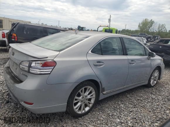 ✅ 2010 Lexus HS 250h • VIN: JTHBB1BA7A2031507 • Лот: 70258674. Опубликован ранее на Copart с пробегом 165 616 миль. Бесплатный доступ к архиву аукционных продаж из США и подробный отчёт об истории автомобиля на DreamBid. Изображение 3.