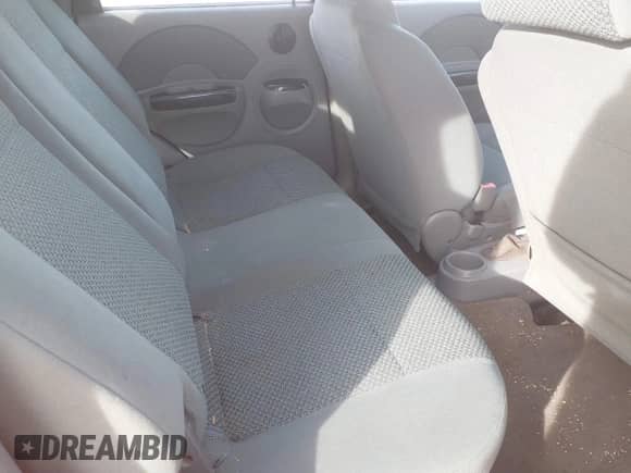 2004 Chevrolet Aveo LS z VIN KL1TJ62654B218838, wystawiony jako IAAI lot #41496237 z przebiegiem 174 217 mil mil oraz . Historia ofert i sprzedaży dostępna na DreamBid. Obrazek 8.