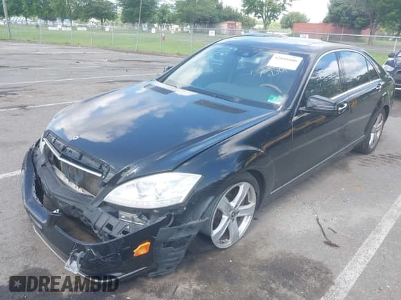 ✅ 2011 Mercedes-Benz S 550 • VIN: WDDNG8GB4BA406888 • Lot: 42681000. Listed on IAAI with 312,662 mi. Free auction sales archive from the USA and detailed vehicle history report at DreamBid. Image 17.