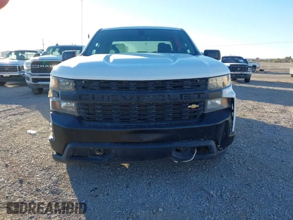 ✅ 2021 Chevrolet Silverado 1500 Work Truck • VIN: 1GCRYAEF2MZ354624 • Lot: 43484384. Wystawiony na IAAI z przebiegiem 56 732 mil. Bezpłatny archiwum sprzedaży aukcyjnych z USA i szczegółowy raport historii pojazdu na DreamBid. Zdjęcie 11.