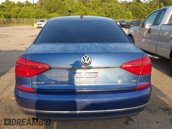 ✅ 2016 Volkswagen Passat S • VIN: 1VWAS7A3XGC046778 • Лот: 42431146. Опубликован ранее на IAAI с пробегом 136 178 миль. Бесплатный доступ к архиву аукционных продаж из США и подробный отчёт об истории автомобиля на DreamBid. Изображение 16.