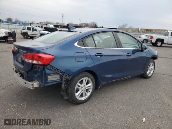 ✅ 2019 Chevrolet Cruze Premier • VIN: 1G1BF5SM7K7102340 • Lot: 51820395. Wystawiony na Copart z przebiegiem 86 223 mil mil. Skorzystaj z bezpłatnego archiwum sprzedaży aukcyjnych z USA i zobacz szczegółowy raport historii pojazdu na DreamBid. Zdjęcie 3.