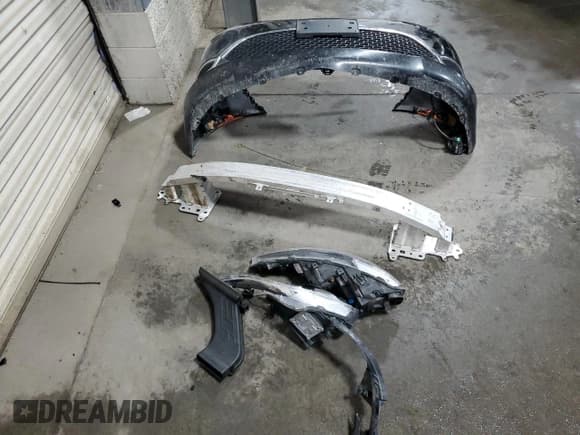 ✅ 2018 Chrysler Pacifica Touring L Plus • VIN: 2C4RC1EG7JR157252 • Lot: 81389925. Listed on Copart with 125,569 mi. Free auction sales archive from the USA and detailed vehicle history report at DreamBid. Image 13.