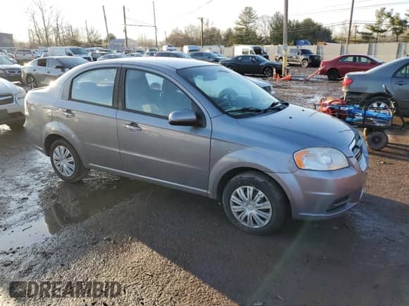 2010 Chevrolet Aveo 1LT z VIN KL1TD5DE0AB117515, wystawiony jako Copart lot #42736935 z przebiegiem 131 472 mil mil oraz Czysty tytuł • Clean title. Historia ofert i sprzedaży dostępna na DreamBid. Obrazek 4.