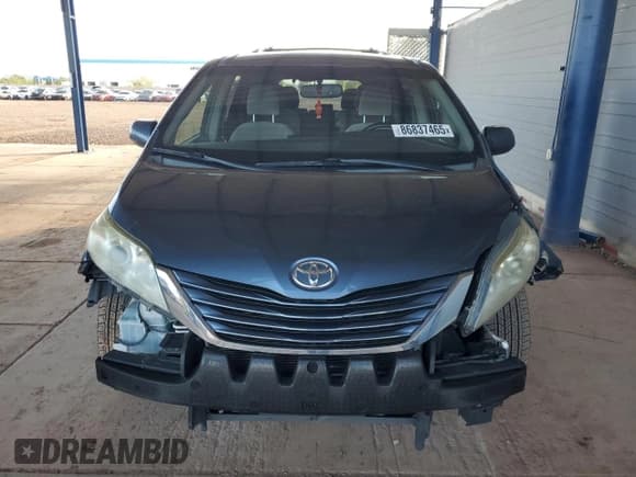 ✅ 2015 Toyota Sienna LE AAS • VIN: 5TDKK3DC3FS575871 • Lot: 86837465. Listed on Copart with 167,122 mi. Free auction sales archive from the USA and detailed vehicle history report at DreamBid. Image 5.