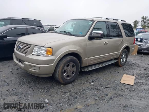 ✅ 2005 Ford Expedition Limited • VIN: 1FMFU19595LA03497 • Lot: 41415199. Wystawiony na IAAI z przebiegiem 136 802 mil. Bezpłatny archiwum sprzedaży aukcyjnych z USA i szczegółowy raport historii pojazdu na DreamBid. Zdjęcie 2.