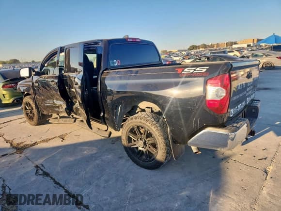 ✅ 2020 Toyota Tundra SR5 • VIN: 5TFEY5F15LX256464 • Lot: 82404265. Wystawiony na Copart z przebiegiem 156 018 mil. Bezpłatny archiwum sprzedaży aukcyjnych z USA i szczegółowy raport historii pojazdu na DreamBid. Zdjęcie 2.
