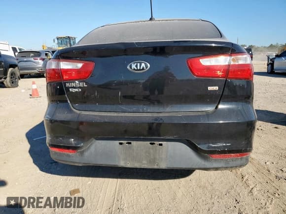 ✅ 2017 Kia Rio LX • VIN: KNADM4A33H6015085 • Lot: 86175415. Wystawiony na Copart z przebiegiem 170 273 mil. Bezpłatny archiwum sprzedaży aukcyjnych z USA i szczegółowy raport historii pojazdu na DreamBid. Zdjęcie 6.