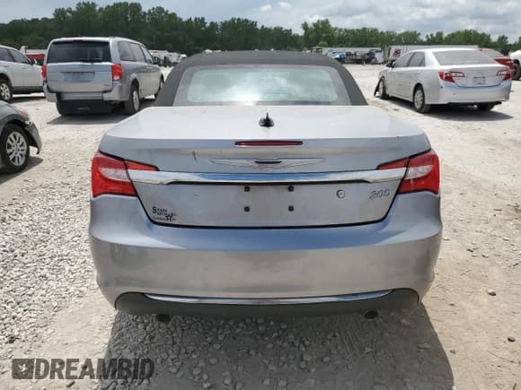 ✅ 2014 Chrysler 200 Limited • VIN: 1C3BCBFG4EN150367 • Лот: 60544925. Опубликован ранее на Copart с пробегом 86 392 миль. Бесплатный доступ к архиву аукционных продаж из США и подробный отчёт об истории автомобиля на DreamBid. Изображение 6.