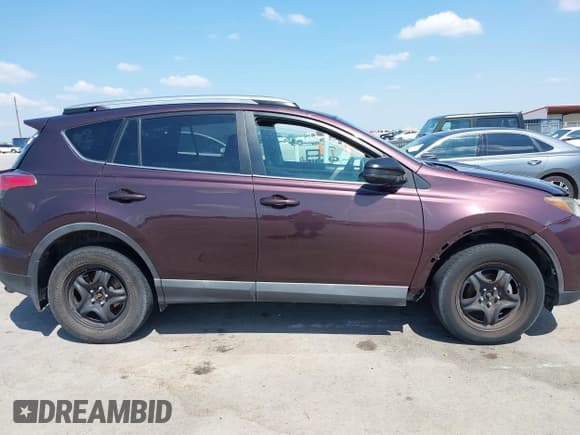 ✅ 2018 Toyota RAV4 LE • VIN: 2T3BFREV0JW710433 • Лот: 43213591. Опубликован ранее на IAAI с пробегом 156 395 миль. Бесплатный доступ к архиву аукционных продаж из США и подробный отчёт об истории автомобиля на DreamBid. Изображение 13.
