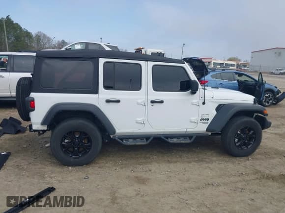 ✅ 2021 Jeep Wrangler Unlimited Sport S • VIN: 1C4HJXDN1MW822016 • Лот: 41792808. Опубликован ранее на IAAI с пробегом 29 719 миль. Бесплатный доступ к архиву аукционных продаж из США и подробный отчёт об истории автомобиля на DreamBid. Изображение 14.