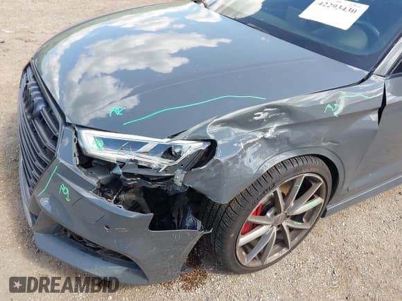 ✅ 2018 Audi S3 Premium Plus • VIN: WAUB1GFF8J1007023 • Lot: 42293430. Wystawiony na IAAI z przebiegiem 51 214 mil. Bezpłatny archiwum sprzedaży aukcyjnych z USA i szczegółowy raport historii pojazdu na DreamBid. Zdjęcie 6.