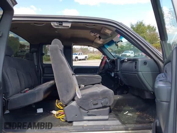 ✅ 2001 Chevrolet Silverado 2500HD LS • VIN: 1GCHK29U81E192996 • Лот: 43303691. Опубликован ранее на IAAI с пробегом 215 663 миль. Бесплатный доступ к архиву аукционных продаж из США и подробный отчёт об истории автомобиля на DreamBid. Изображение 5.