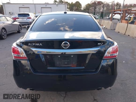 ✅ 2015 Nissan Altima SV • VIN: 1N4AL3AP5FC221809 • Lot: 43649931. Listed on IAAI with 116,599 mi. Free auction sales archive from the USA and detailed vehicle history report at DreamBid. Image 17.