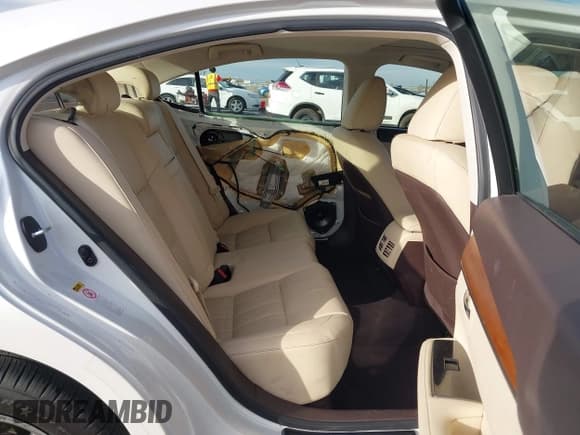 ✅ 2018 Lexus ES 300h • VIN: JTHBW1GG9J2192717 • Лот: 43686005. Опубликован ранее на IAAI с пробегом 72 370 миль. Бесплатный доступ к архиву аукционных продаж из США и подробный отчёт об истории автомобиля на DreamBid. Изображение 8.