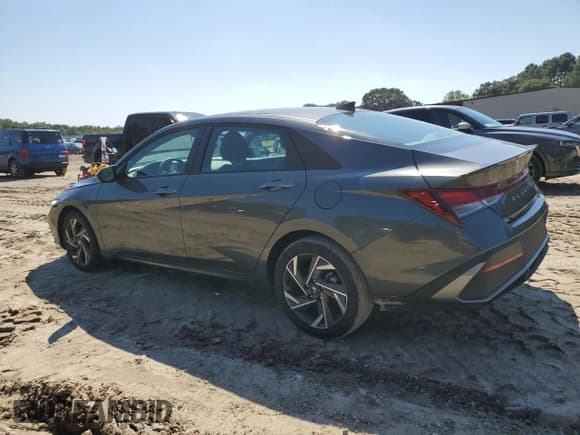 ✅ 2025 Hyundai Elantra SEL Sport • VIN: KMHLM4DGXSU006654 • Lot: 81499225. Listed on Copart with 5,473 mi. Free auction sales archive from the USA and detailed vehicle history report at DreamBid. Image 2.