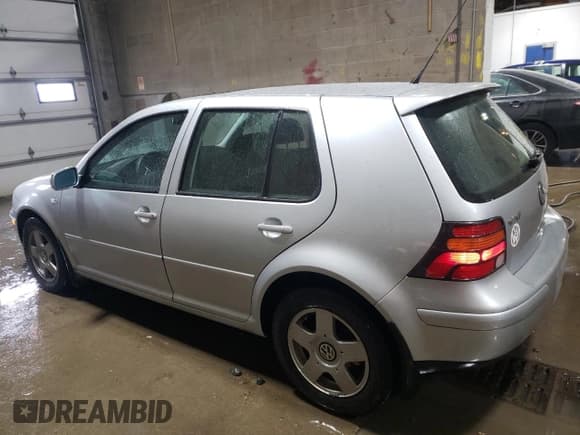 ✅ 2001 Volkswagen Golf GLS • VIN: 9BWGT61JX14074879 • Лот: 44405275. Опубликован ранее на Copart с пробегом 48 126 миль. Бесплатный доступ к архиву аукционных продаж из США и подробный отчёт об истории автомобиля на DreamBid. Изображение 2.