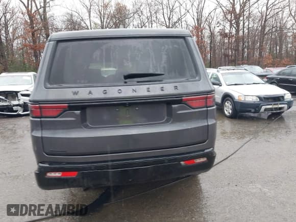 ✅ 2023 Jeep Wagoneer Series II Carbide • VIN: 1C4SJVBP8PS514948 • Lot: 41028759. Listed on IAAI with 30,406 mi. Free auction sales archive from the USA and detailed vehicle history report at DreamBid. Image 17.