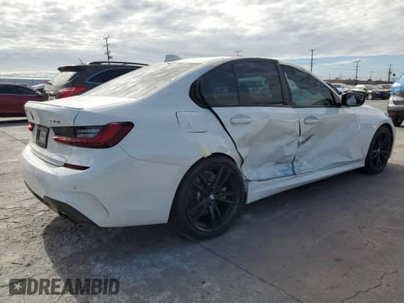 2022 BMW 3 Series 330i z VIN 3MW5R1J0XN8C63865, wystawiony jako Copart lot #84916425 z przebiegiem 36 468 mil mil oraz Szkoda całkowita • Salvage title. Historia ofert i sprzedaży dostępna na DreamBid. Obrazek 3.