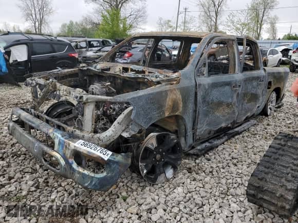 2022 Ram 1500 Laramie с VIN 1C6SRFJT4NN213612, выставлен на аукционе Copart как лот 56926765 с пробегом Не указан миль и На запчасти • Non repairable. История ставок и продаж доступна на DreamBid. Изображение 1.