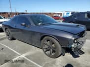 ✅ 2020 Dodge Challenger R/T 50th Anniversary • VIN: 2C3CDZBT5LH130955 • Lot: 50390025. Wystawiony na Copart z przebiegiem 54 012 mil. Bezpłatny archiwum sprzedaży aukcyjnych z USA i szczegółowy raport historii pojazdu na DreamBid. Zdjęcie 4.