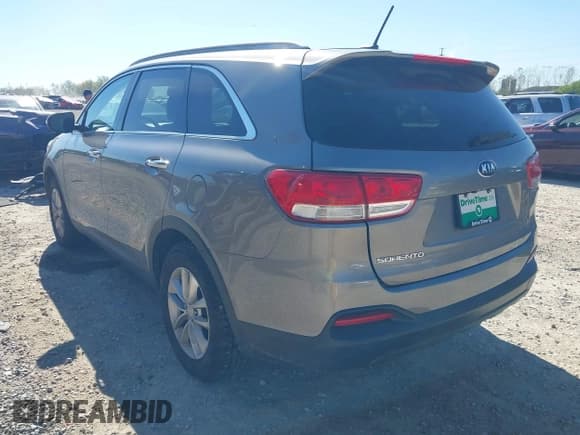 ✅ 2017 Kia Sorento LX • VIN: 5XYPGDA36HG246812 • Lot: 43420006. Listed on IAAI with 84,288 mi. Free auction sales archive from the USA and detailed vehicle history report at DreamBid. Image 3.