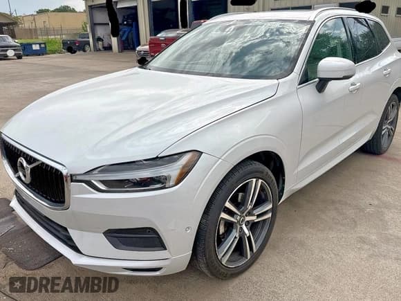 ✅ 2019 Volvo XC60 Momentum • VIN: LYV102DK6KB177721 • Lot: 67554545. Listed on Copart with 127,762 mi. Free auction sales archive from the USA and detailed vehicle history report at DreamBid. Image 2.