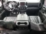 ✅ 2020 Chevrolet Silverado 1500 RST • VIN: 3GCUYEED3LG235740 • Lot: 85667594. Wystawiony na Copart z przebiegiem 51 234 mil. Bezpłatny archiwum sprzedaży aukcyjnych z USA i szczegółowy raport historii pojazdu na DreamBid. Zdjęcie 8.