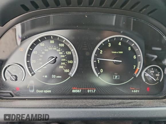 ✅ 2014 BMW 6 Series 640i • VIN: WBALW7C56EDX58787 • Lot: 96614925. Wystawiony na Copart z przebiegiem 88 567 mil. Bezpłatny archiwum sprzedaży aukcyjnych z USA i szczegółowy raport historii pojazdu na DreamBid. Zdjęcie 9.