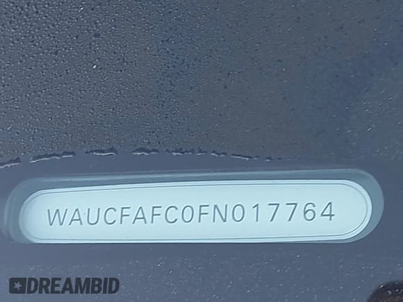 ✅ 2015 Audi A6 Premium • VIN: WAUCFAFC0FN017764 • Lot: 43904692. Wystawiony na IAAI z przebiegiem 142 040 mil. Bezpłatny archiwum sprzedaży aukcyjnych z USA i szczegółowy raport historii pojazdu na DreamBid. Zdjęcie 9.