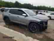 2025 Chevrolet Equinox AWD ACTIV с VIN 3GNAXSEG0SL189912, выставлен на аукционе Copart как лот 54781105 с пробегом 988 миль миль и Списание • Salvage title. История ставок и продаж доступна на DreamBid. Изображение 4.