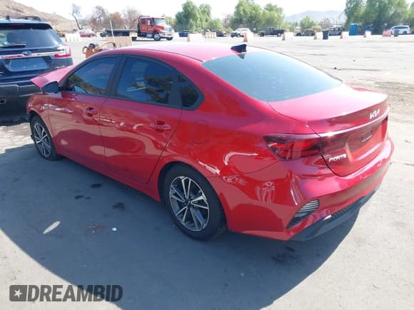 ✅ 2023 Kia Forte LXS • VIN: 3KPF24AD7PE627907 • Lot: 43326356. Wystawiony na IAAI z przebiegiem 58 255 mil. Bezpłatny archiwum sprzedaży aukcyjnych z USA i szczegółowy raport historii pojazdu na DreamBid. Zdjęcie 3.