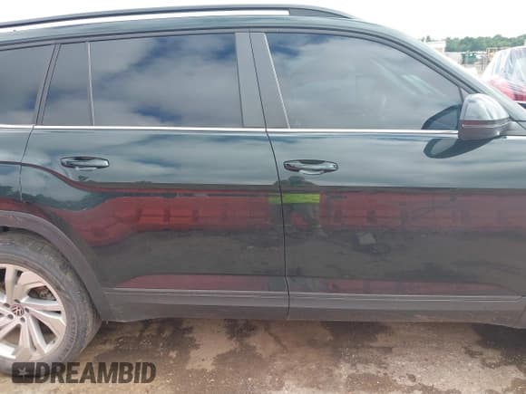 ✅ 2021 Volkswagen Atlas SE • VIN: 1V2HP2CA1MC567206 • Lot: 42437321. Wystawiony na IAAI z przebiegiem 66 308 mil. Bezpłatny archiwum sprzedaży aukcyjnych z USA i szczegółowy raport historii pojazdu na DreamBid. Zdjęcie 13.