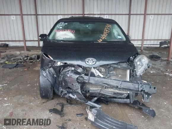 ✅ 2016 Toyota Sienna XLE • VIN: 5TDYK3DC7GS762431 • Лот: 42097541. Опубликован ранее на IAAI с пробегом 93 778 миль. Бесплатный доступ к архиву аукционных продаж из США и подробный отчёт об истории автомобиля на DreamBid. Изображение 12.